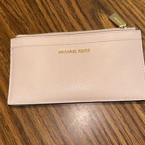 MK Slim Card Case with coin pocket. Soft Pink